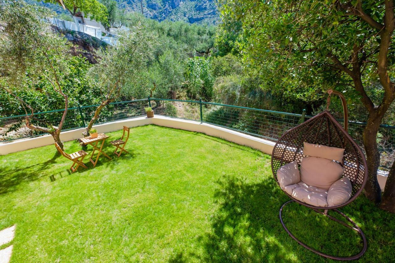 Almyros Aktis Private Garden Apartment Kalamata Exterior photo